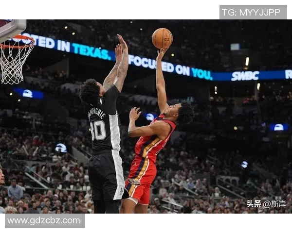 鹈鹕晒训练照，双星缺阵明日战马刺