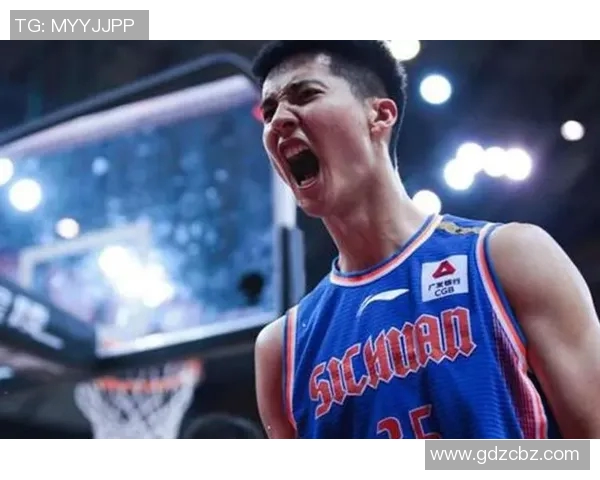 猛虎下山！特纳接球顺下 起飞穿越防守战斧暴扣